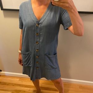 💜💜 3/$20💜💜 LOFT Chambray Denim Dress